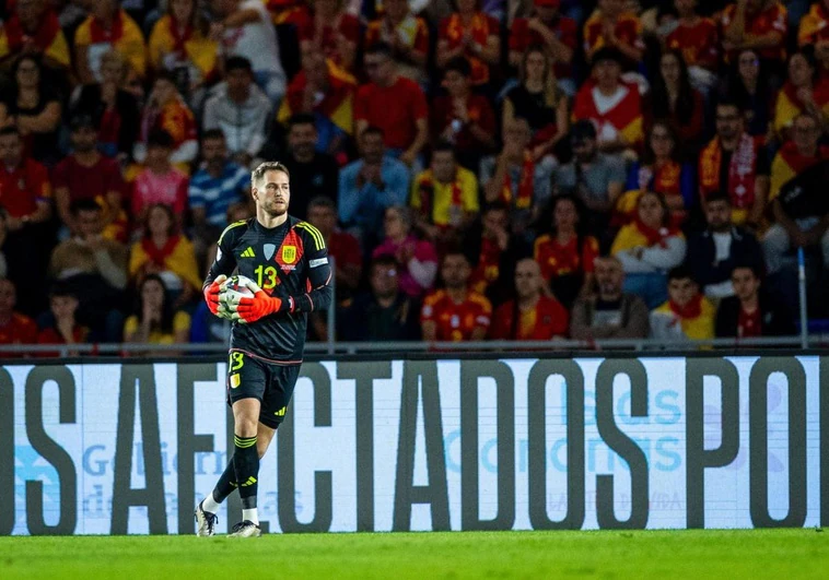 Debut oficial de Álex Remiro con La Roja